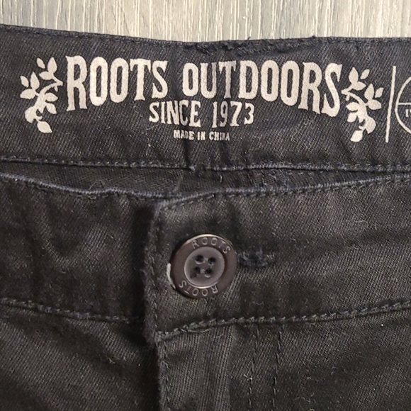 ROOTS OUTDOORS Cotton Cargo Pants in Black 6 - Picture 7 of 7